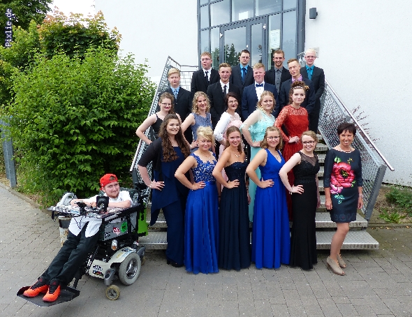 http://www.beruflichesgymnasium.de/pixlie/cache/vs_Abiturzeugnisse 2018_P1040318.JPG
